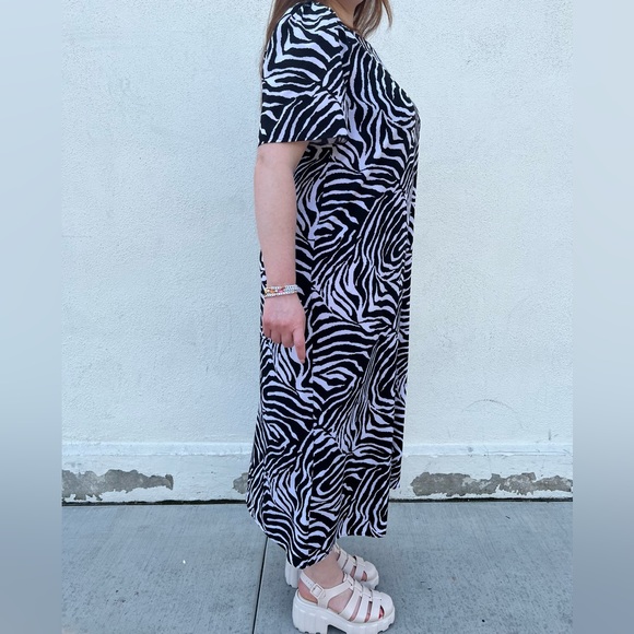 Zebra Print Maxi Dress! - Picture 2 of 5